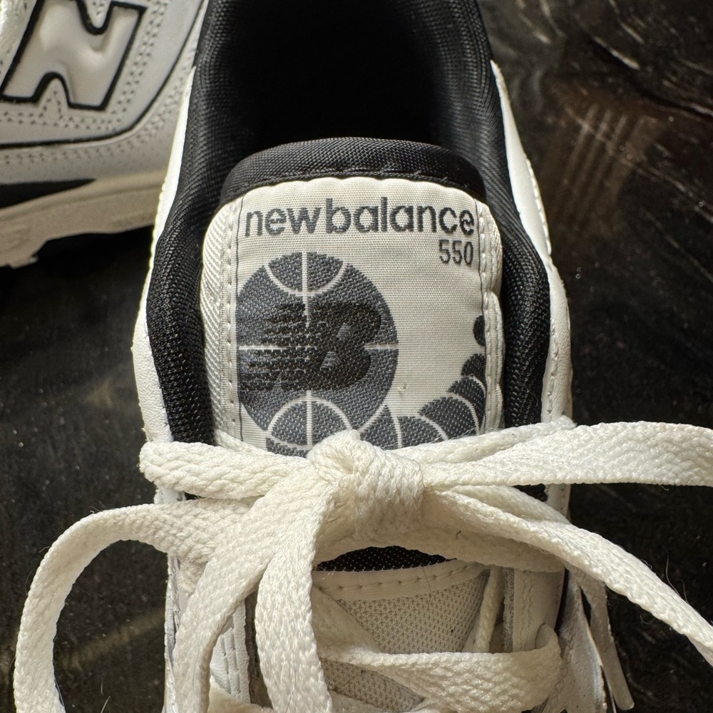 New Balance 550 tennis shoes - Picture 6 of 7